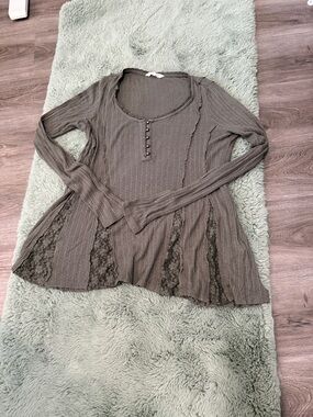 Lucky Brand Women's Olive Green Long Sleeve Lace-Panel Top